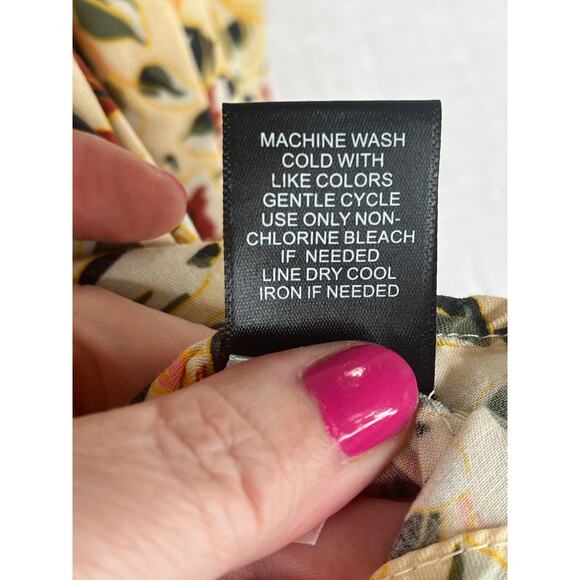 Torrid floral 3/4 length sleeve V-neck flowy blouse, size 1 EUC - Picture 4 of 10